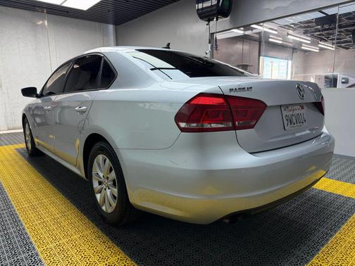Reflex Silver Metallic 2015 Volkswagen Passat 1.8T S