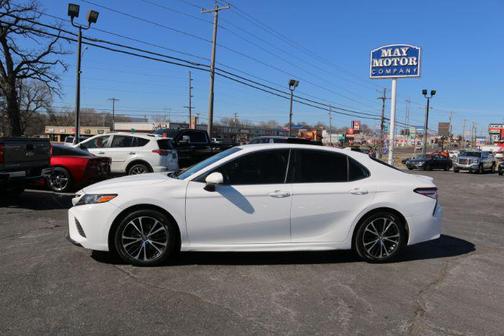 2020 Toyota Camry SE