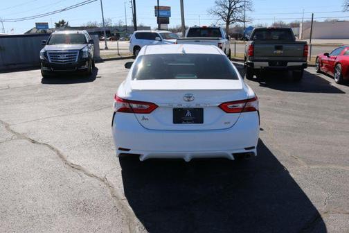 2020 Toyota Camry SE