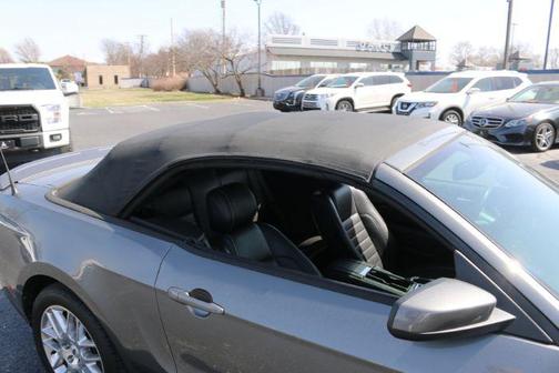 2012 Ford Mustang V6