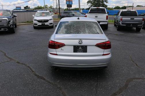 2018 Volkswagen Passat 2.0T S
