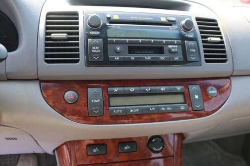 2005 Toyota Camry LE V6