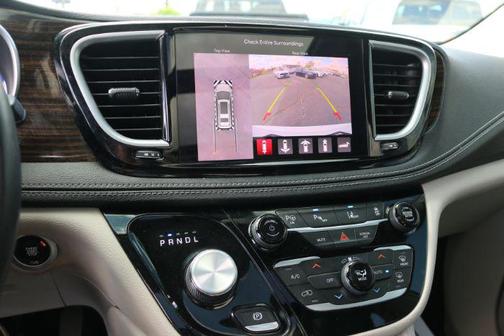 2022 Chrysler Pacifica Hybrid Limited
