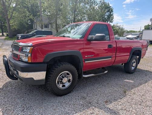Victory Red 2004 Chevrolet Silverado 2500 LS H/D