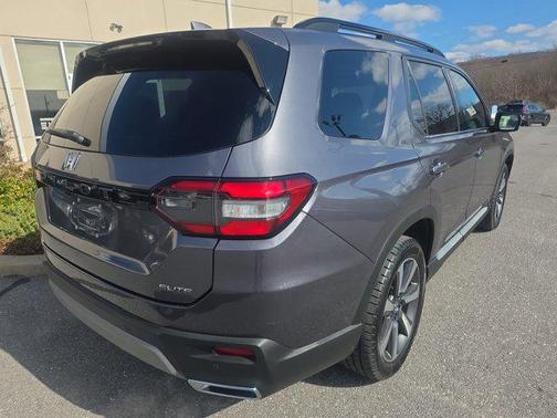 2023 Honda Pilot AWD Elite