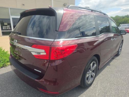Deep Scarlet Pearl 2018 Honda Odyssey Touring