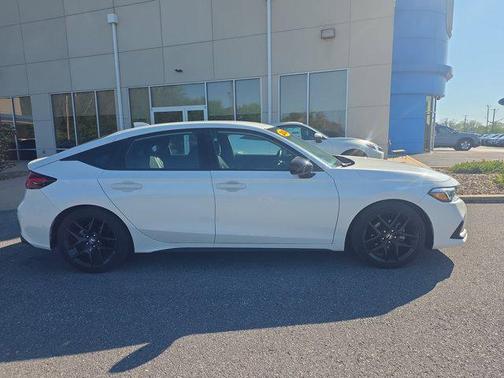 White 2024 Honda Civic Sport