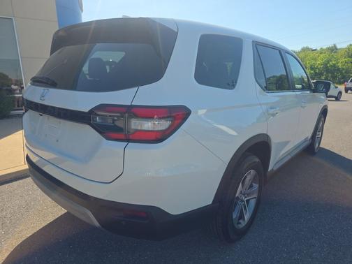 Platinum White Pearl 2025 Honda Pilot