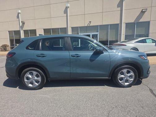 Nordic Forest Pearl 2023 Honda HR-V LX