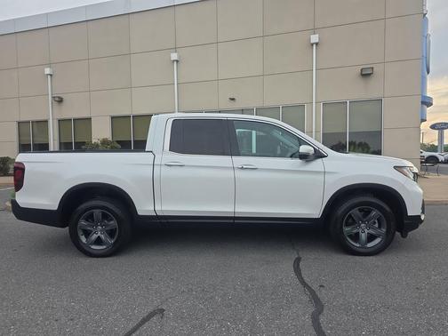 Platinum White Pearl 2023 Honda Ridgeline RTL-E