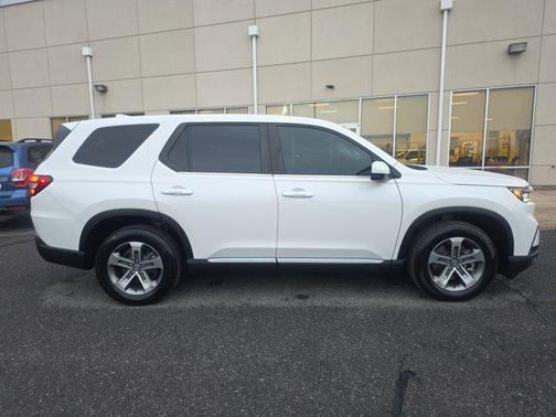 2023 Honda Pilot AWD EX-L 7 Passenger