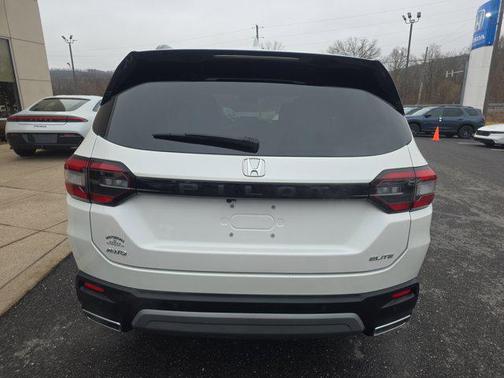 2023 Honda Pilot AWD Elite