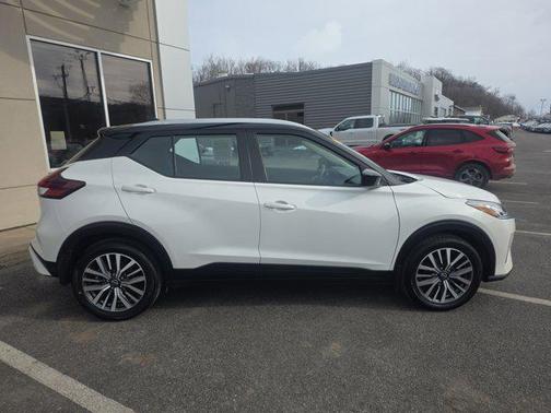 2022 Nissan Kicks SV