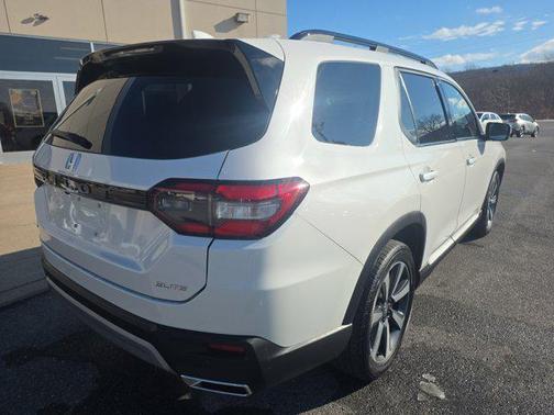 2023 Honda Pilot AWD Elite