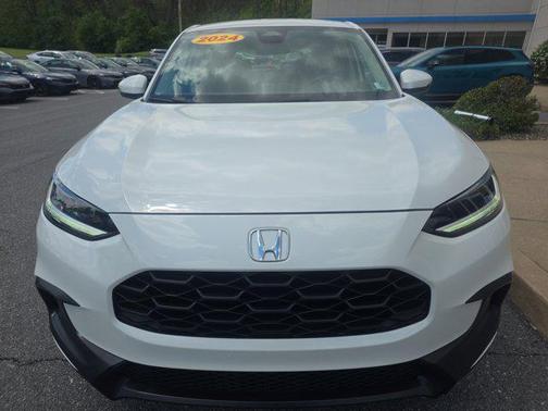 Platinum White Pearl 2024 Honda HR-V LX