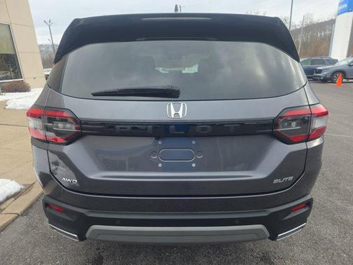2023 Honda Pilot AWD Elite