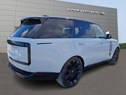 2025 Land Rover Range Rover P530 SE