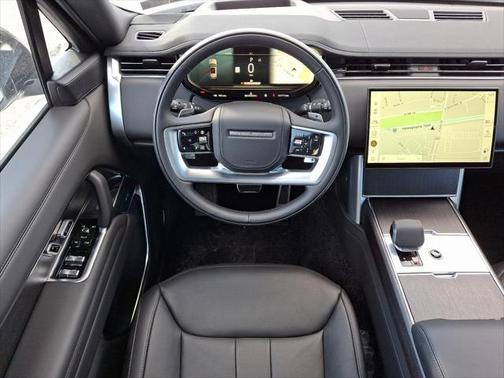 2025 Land Rover Range Rover P530 SE