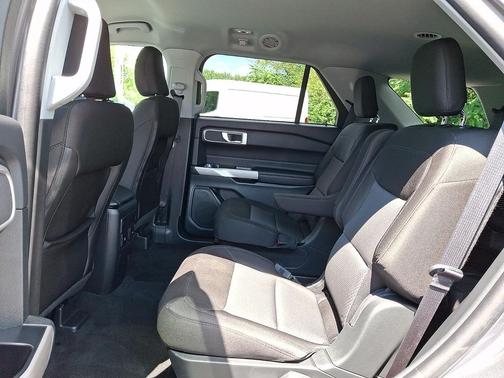 Carbonized Gray Metallic 2024 Ford Explorer XLT
