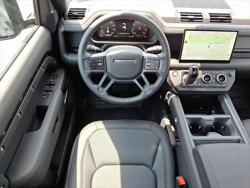 2025 Land Rover Defender 110 P300