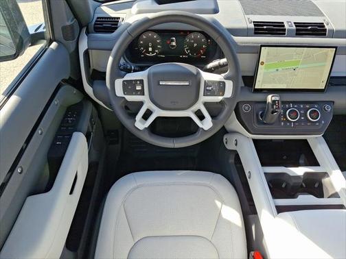 2025 Land Rover Defender 110 P400 X-Dynamic SE