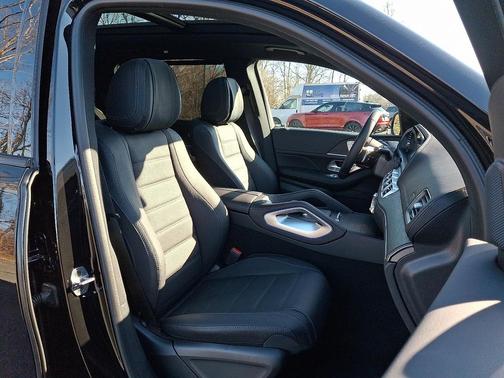 2025 Mercedes-Benz GLS 580 4MATIC