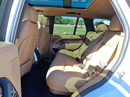 2025 Land Rover Range Rover P400 SE