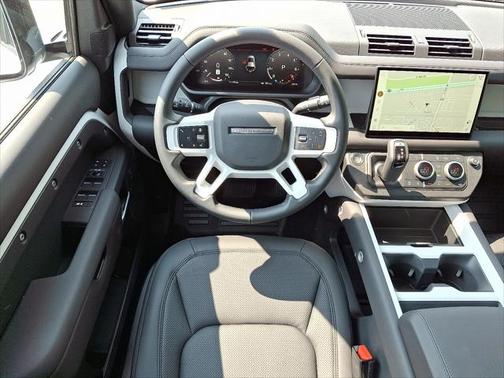 2025 Land Rover Defender 110 P300