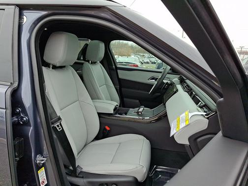 2026 Land Rover Range Rover Velar P400 Dynamic SE