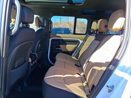 2025 Land Rover Defender 110 V8