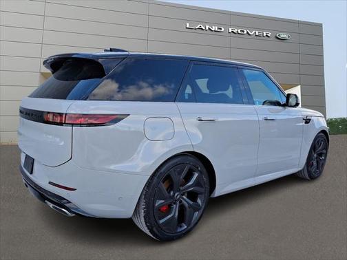 2025 Land Rover Range Rover Sport SE