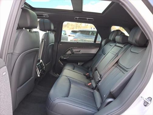 2025 Land Rover Range Rover Sport SE