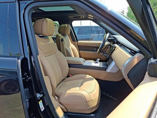 2025 Land Rover Range Rover P400 SE 7 Seat
