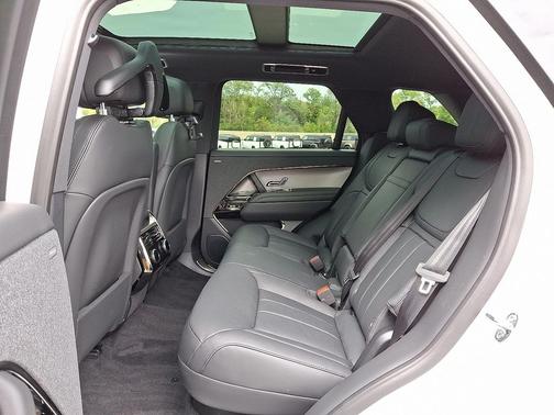 2025 Land Rover Range Rover Sport SE
