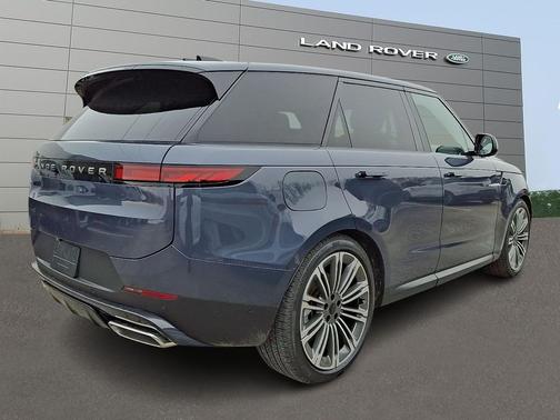 2026 Land Rover Range Rover Sport SE