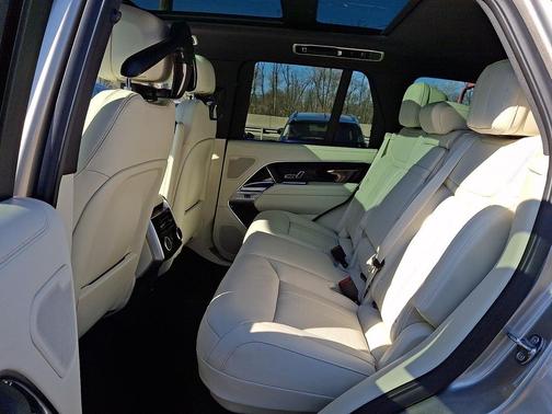 2026 Land Rover Range Rover P400 SE