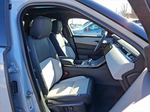 2026 Land Rover Range Rover Velar P250 SE R-Dynamic