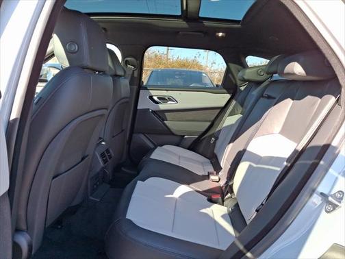 2026 Land Rover Range Rover Velar P250 SE R-Dynamic