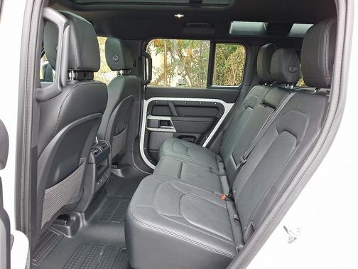 2024 Land Rover Defender 110 P400 S