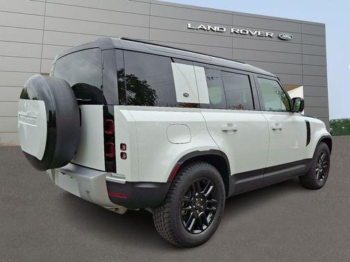 2024 Land Rover Defender 110 P400 S