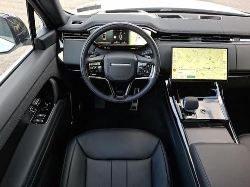 2026 Land Rover Range Rover Sport SE