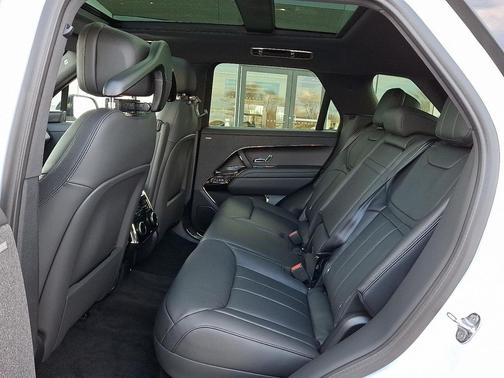 2026 Land Rover Range Rover Sport SE