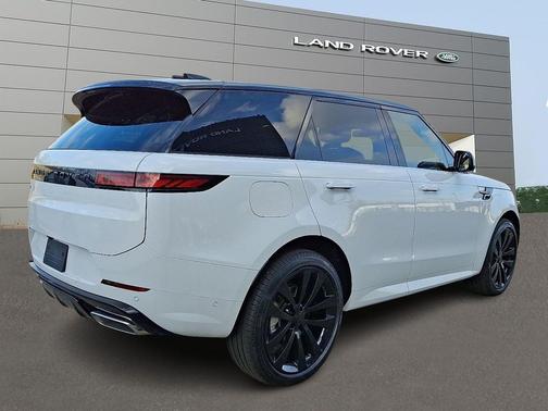 2026 Land Rover Range Rover Sport SE