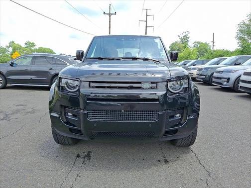 2022 Land Rover Defender 110 V8