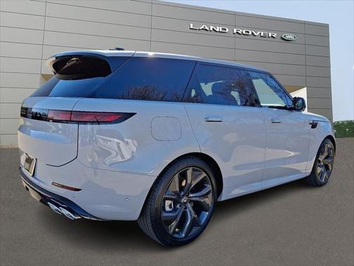 2025 Land Rover Range Rover Sport SE