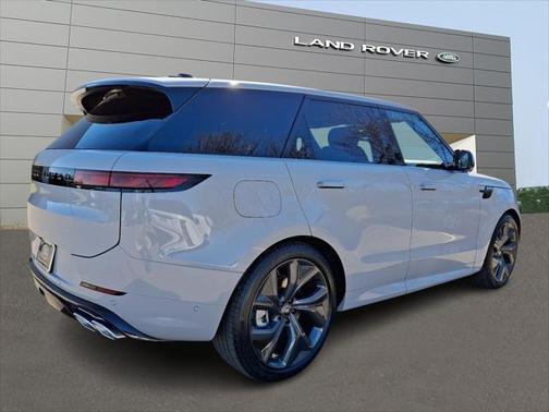 2025 Land Rover Range Rover Sport SE