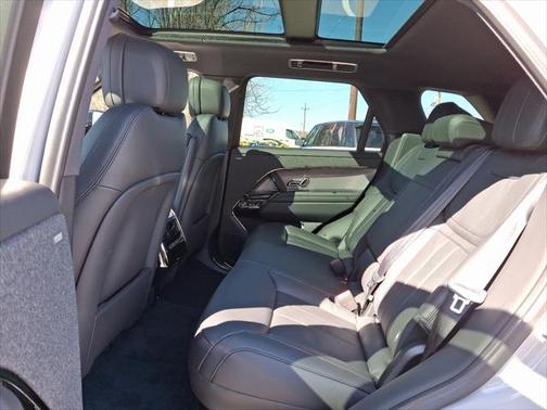 2025 Land Rover Range Rover Sport SE