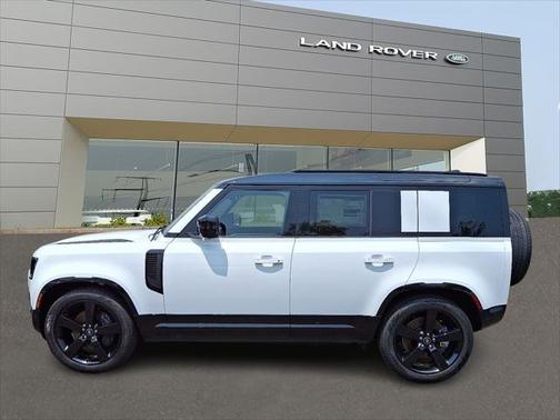 2025 Land Rover Defender 110 P400 X-Dynamic SE