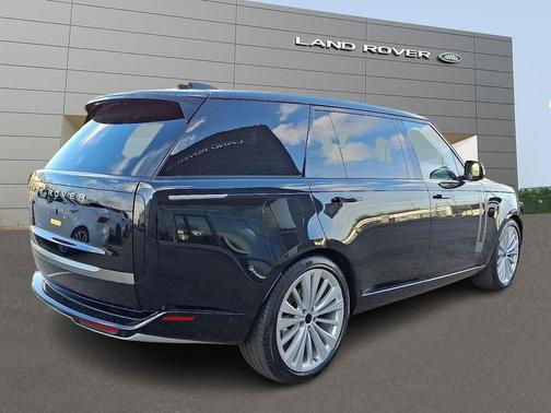 2026 Land Rover Range Rover P400 SE 7 Seat