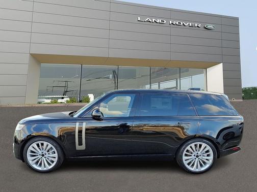 2026 Land Rover Range Rover P400 SE 7 Seat